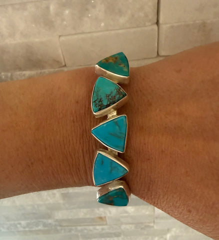 A Wild Blue Kingman Turquoise Bracelet