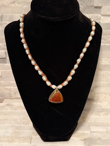 Agate Pearl & Leather Choket